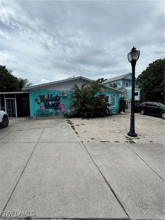 3048 Lunar ST, Naples, FL 34112