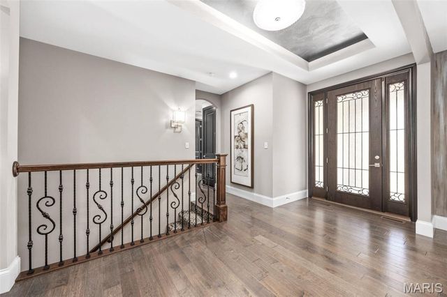 5 Watch Hill Road, Ladue, MO 63124