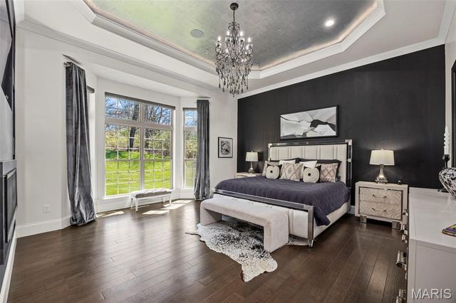 5 Watch Hill Road, Ladue, MO 63124