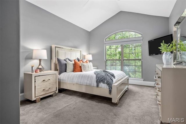 5 Watch Hill Road, Ladue, MO 63124