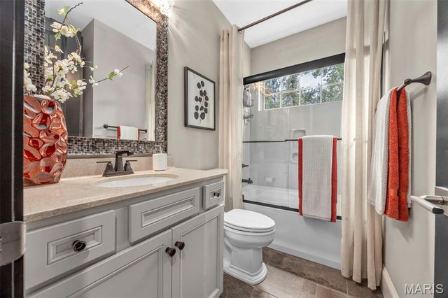5 Watch Hill Road, Ladue, MO 63124