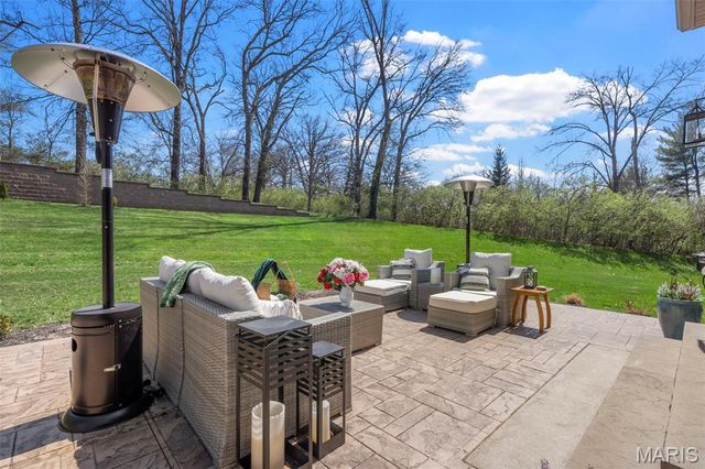 5 Watch Hill Road, Ladue, MO 63124