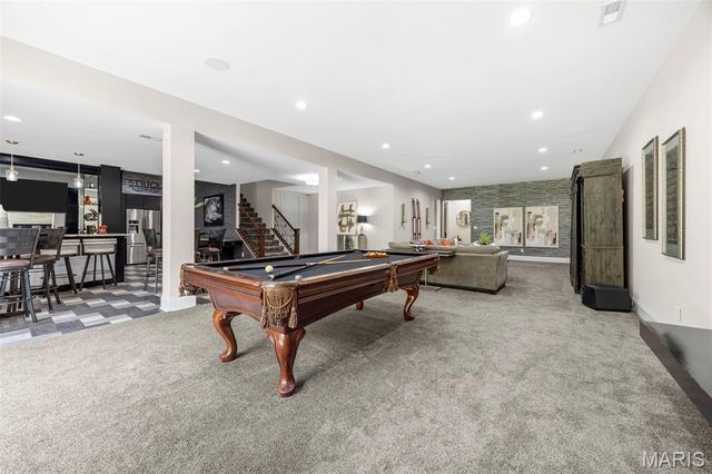 5 Watch Hill Road, Ladue, MO 63124