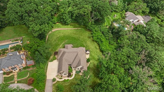 5 Watch Hill Road, Ladue, MO 63124