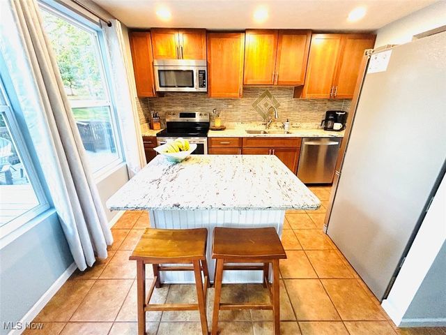 4350 Sunnyview Drive, Uniontown, OH 44685