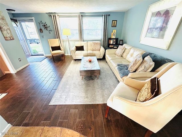 4350 Sunnyview Drive, Uniontown, OH 44685