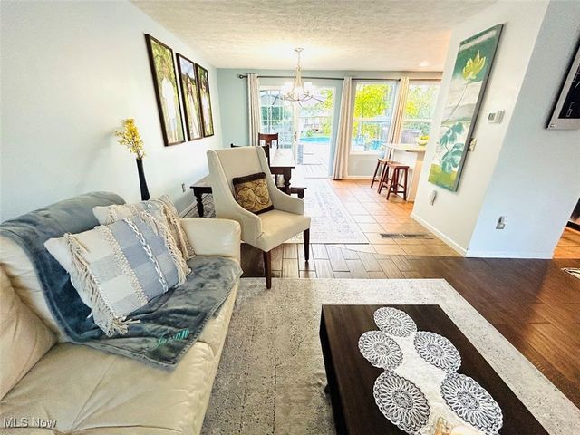 4350 Sunnyview Drive, Uniontown, OH 44685