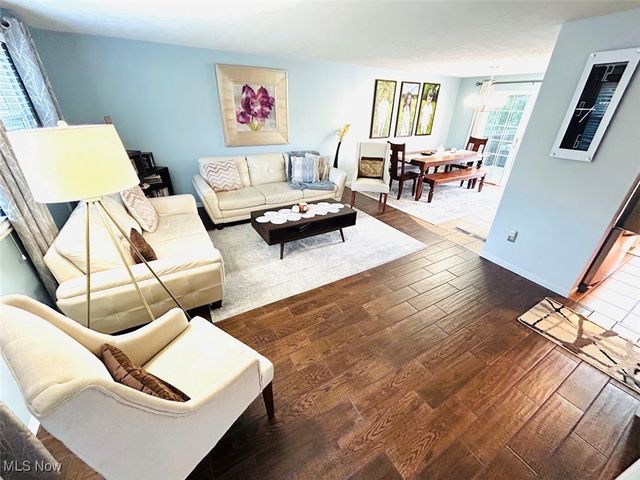 4350 Sunnyview Drive, Uniontown, OH 44685