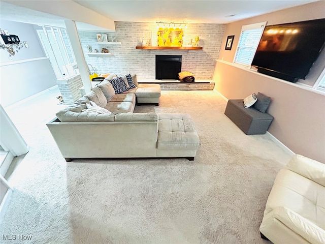 4350 Sunnyview Drive, Uniontown, OH 44685