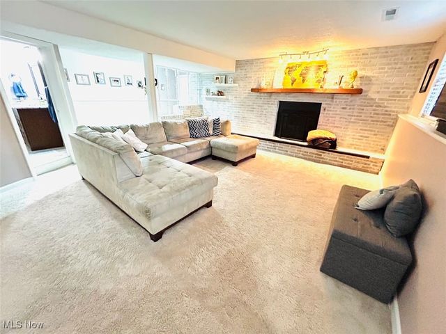 4350 Sunnyview Drive, Uniontown, OH 44685