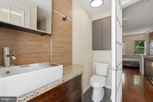 215 EARP ST, Philadelphia, PA 19147
