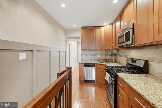 215 EARP ST, Philadelphia, PA 19147