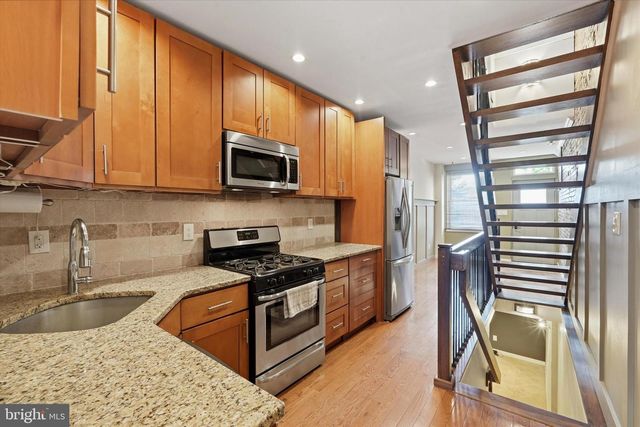 215 EARP ST, Philadelphia, PA 19147