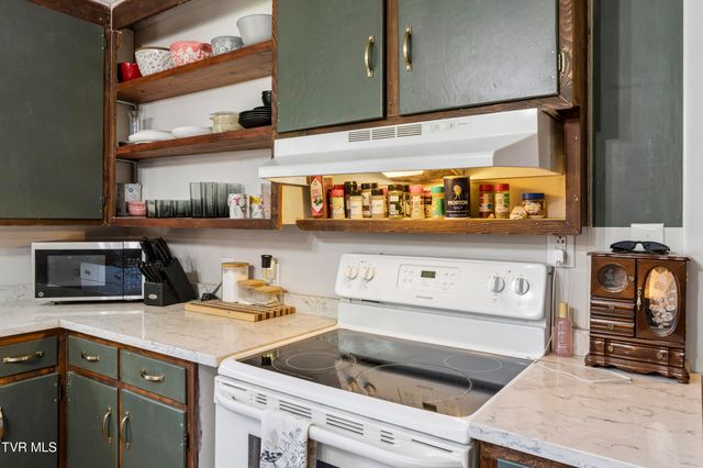 2422 Sinking Creek Road, Johnson City, TN 37604