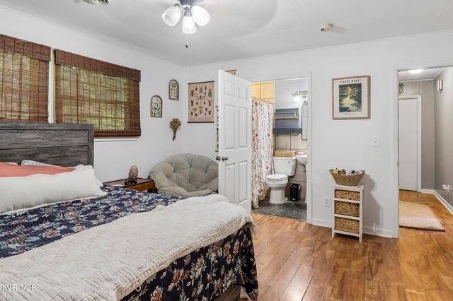 2422 Sinking Creek Road, Johnson City, TN 37604