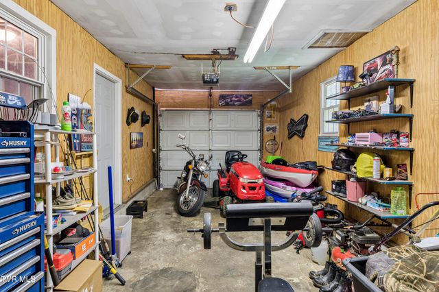 2422 Sinking Creek Road, Johnson City, TN 37604