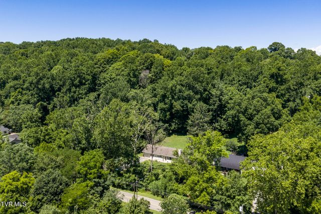 2422 Sinking Creek Road, Johnson City, TN 37604