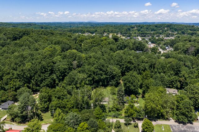 2422 Sinking Creek Road, Johnson City, TN 37604