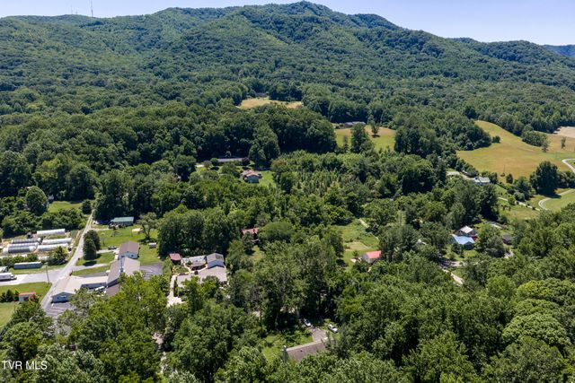 2422 Sinking Creek Road, Johnson City, TN 37604