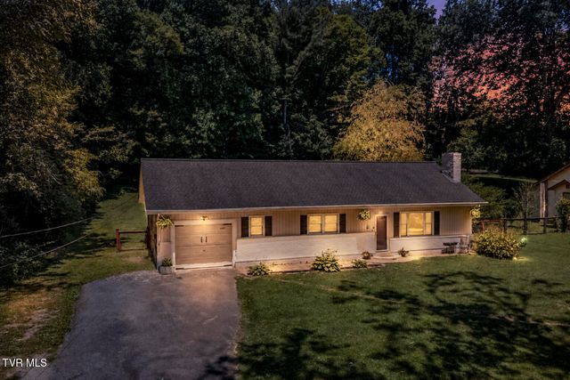 2422 Sinking Creek Road, Johnson City, TN 37604