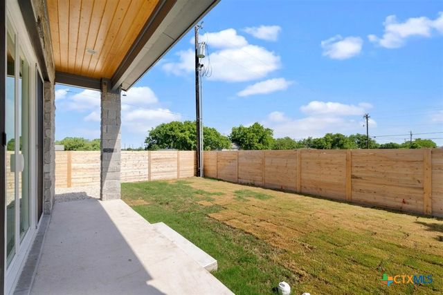 501 E Burton Street, Manor, TX 78653