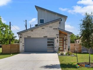 501 E Burton Street, Manor, TX 78653