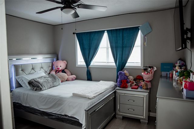 2702 Prairie Avenue, Pasadena, TX 77506