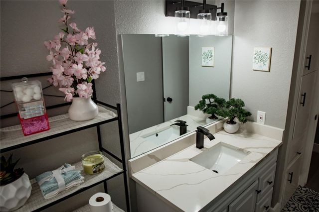 2702 Prairie Avenue, Pasadena, TX 77506