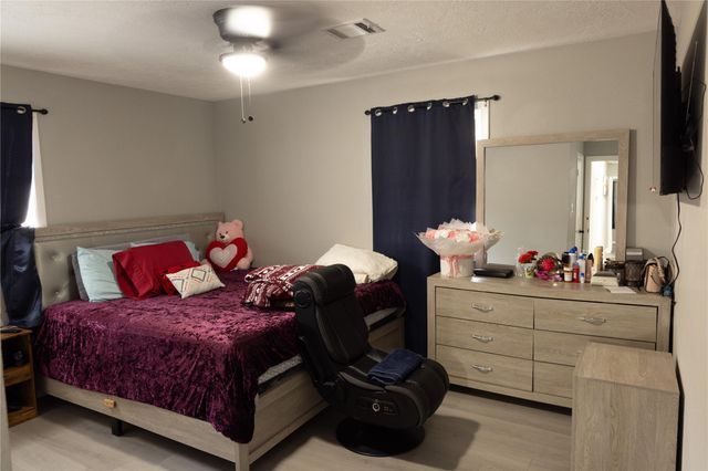 2702 Prairie Avenue, Pasadena, TX 77506