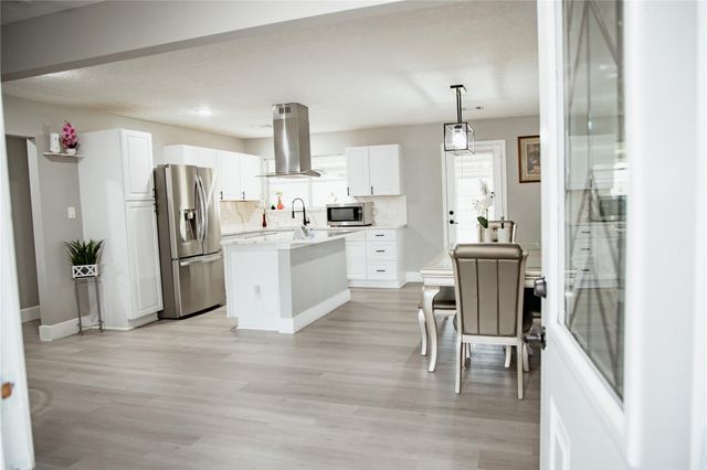 2702 Prairie Avenue, Pasadena, TX 77506