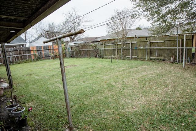 2702 Prairie Avenue, Pasadena, TX 77506