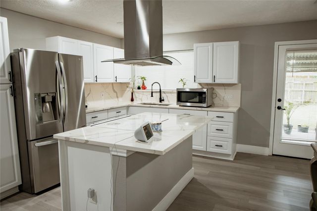 2702 Prairie Avenue, Pasadena, TX 77506