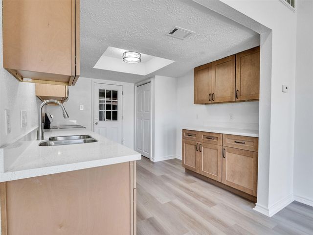 4902 Glenvalley Drive, La Porte, TX 77571