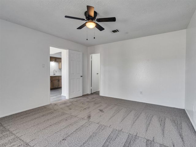 4902 Glenvalley Drive, La Porte, TX 77571