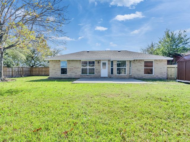 4902 Glenvalley Drive, La Porte, TX 77571