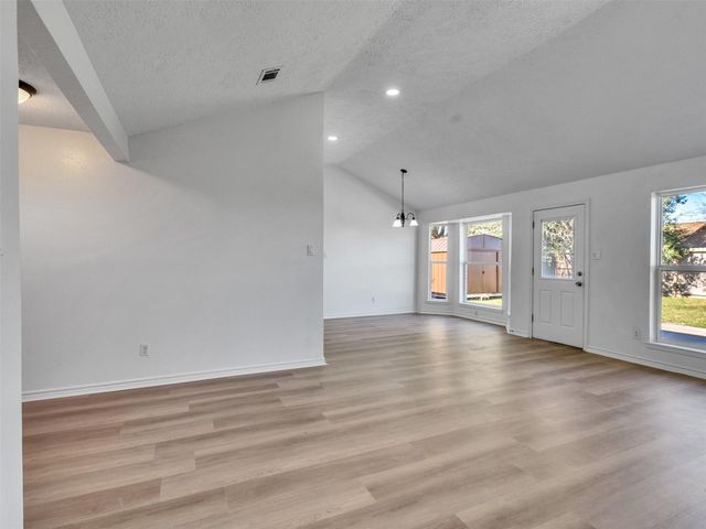 4902 Glenvalley Drive, La Porte, TX 77571