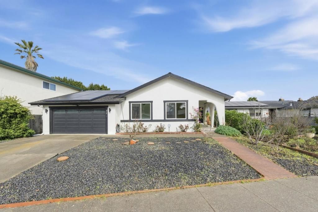 Image 1 of property listing at 843 Cedarwood Lane, Petaluma, CA 94954