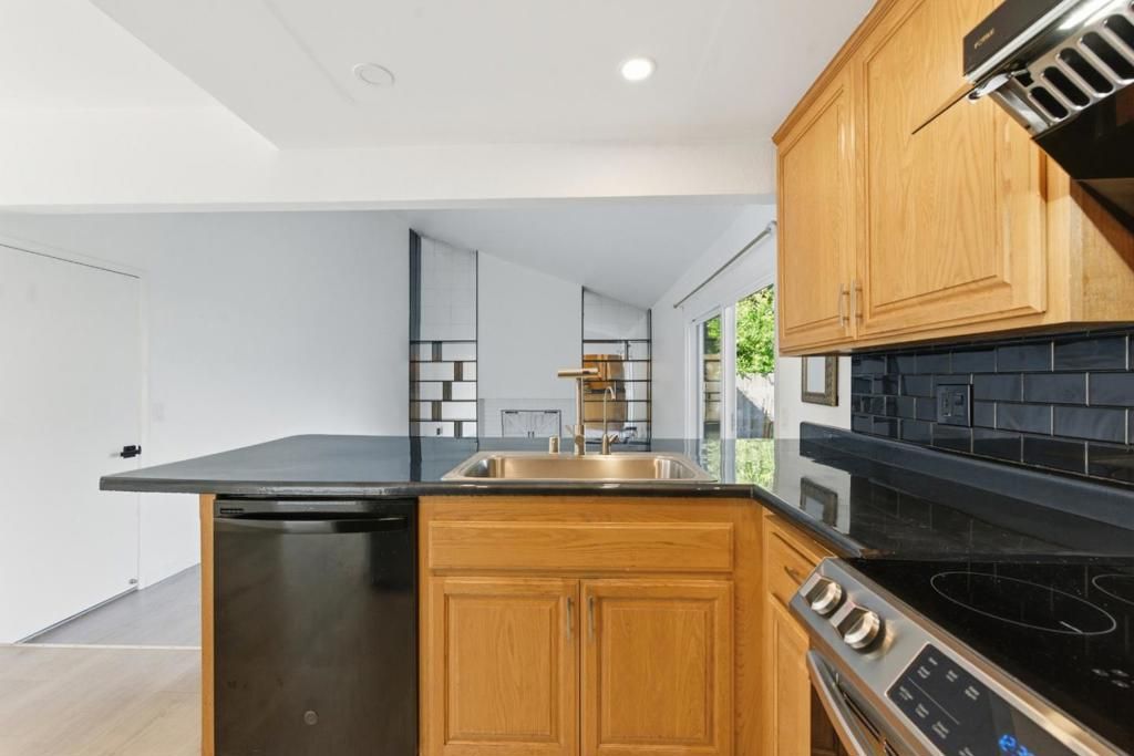 Image 18 of property listing at 843 Cedarwood Lane, Petaluma, CA 94954