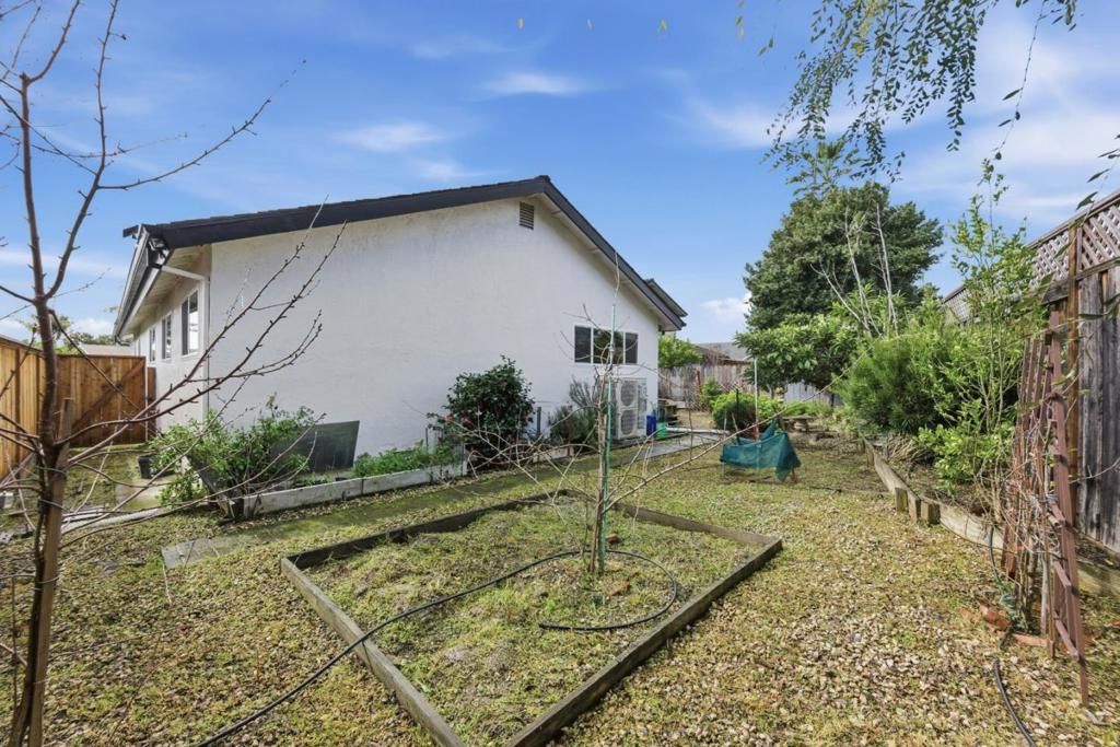 Image 44 of property listing at 843 Cedarwood Lane, Petaluma, CA 94954