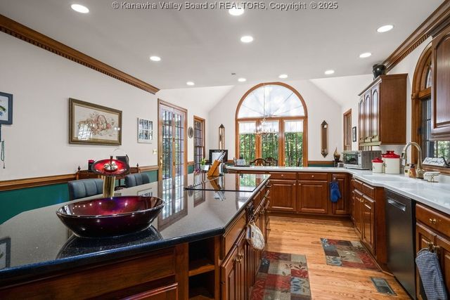 203 Quarry Ridge East Road, Charleston, WV 25304