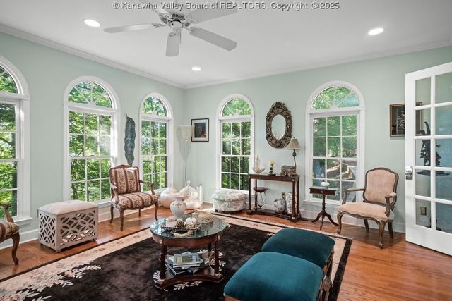 203 Quarry Ridge East Road, Charleston, WV 25304