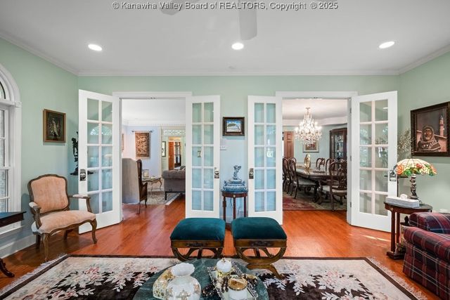 203 Quarry Ridge East Road, Charleston, WV 25304