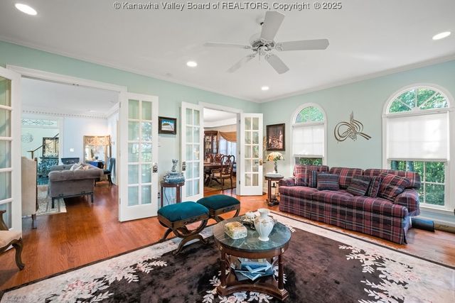 203 Quarry Ridge East Road, Charleston, WV 25304