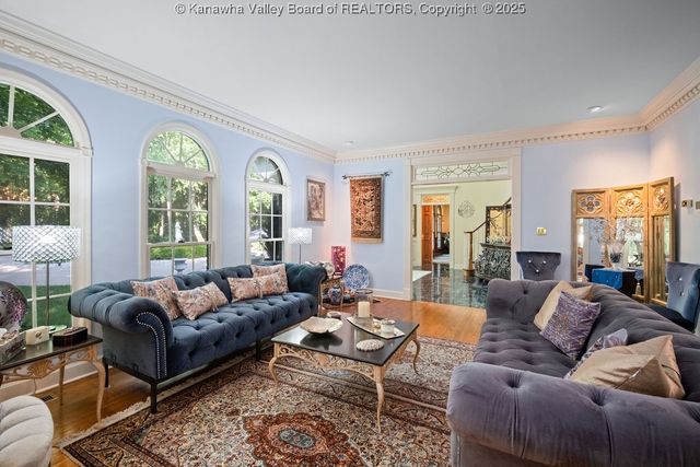 203 Quarry Ridge East Road, Charleston, WV 25304