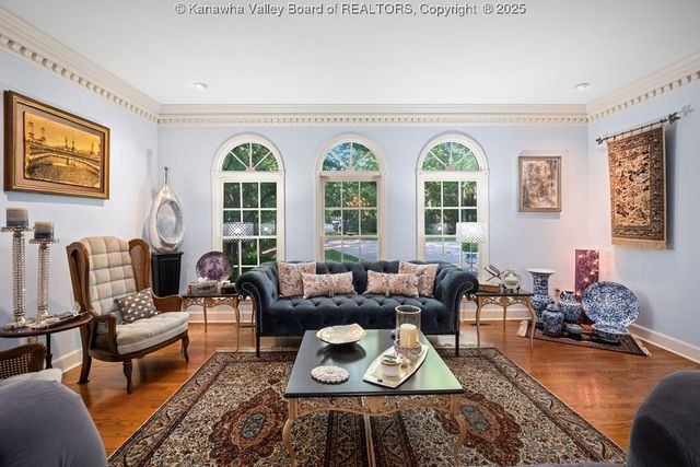 203 Quarry Ridge East Road, Charleston, WV 25304