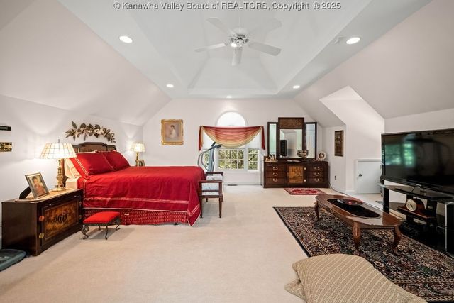 203 Quarry Ridge East Road, Charleston, WV 25304