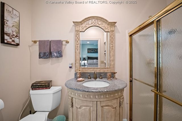 203 Quarry Ridge East Road, Charleston, WV 25304