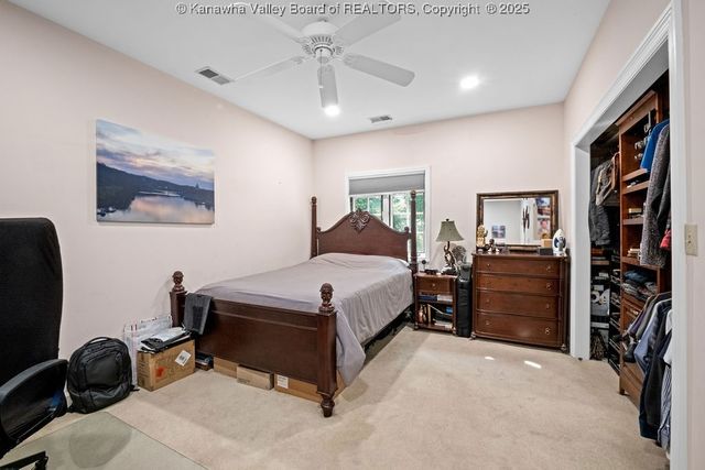 203 Quarry Ridge East Road, Charleston, WV 25304