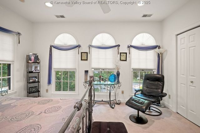 203 Quarry Ridge East Road, Charleston, WV 25304