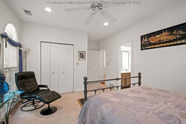 203 Quarry Ridge East Road, Charleston, WV 25304